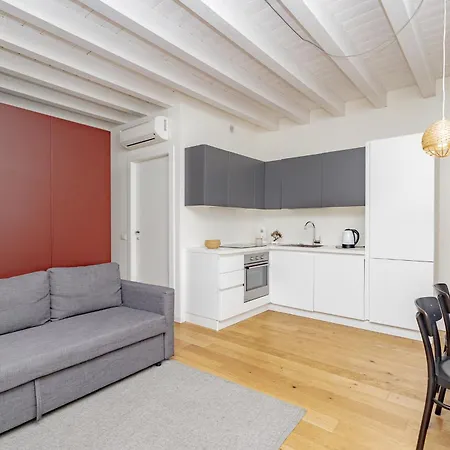 Apartamento Flo Suite Five 5 *